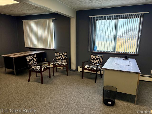 5046 DAVISON Road, Burton, MI 48509