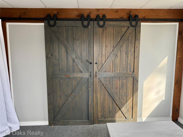 5046 DAVISON Road, Burton, MI 48509