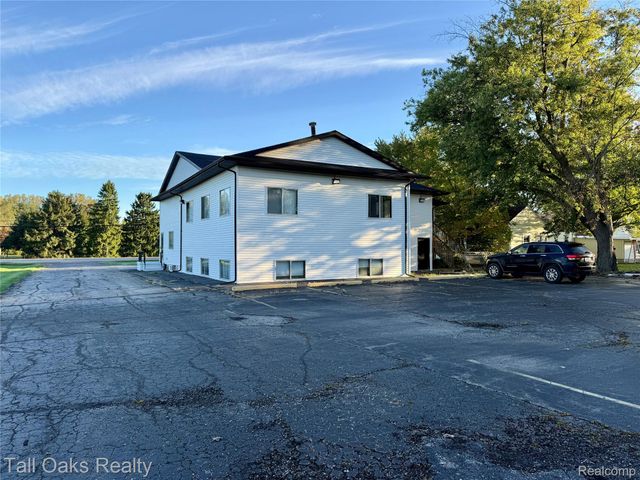 5046 DAVISON Road, Burton, MI 48509