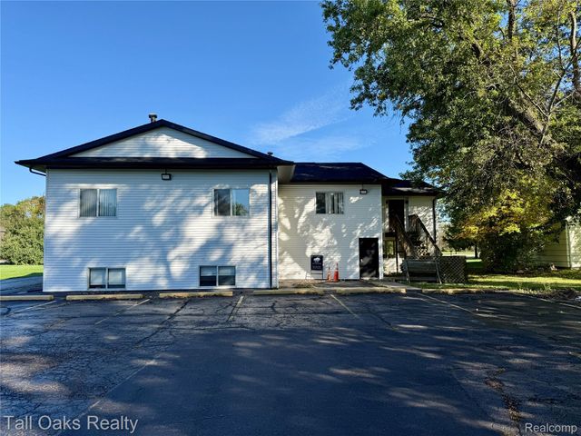 5046 DAVISON Road, Burton, MI 48509