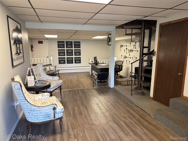 5046 DAVISON Road, Burton, MI 48509