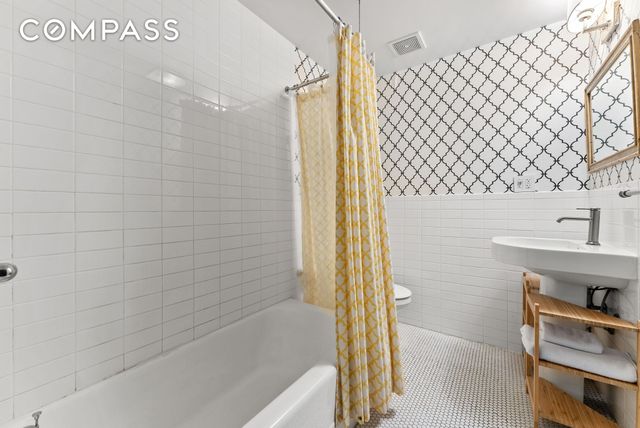 6 Virginia Place, New York City, NY 11213