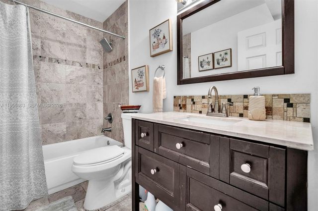 8606 SW 3rd Street 103, Pembroke Pines, FL 33025