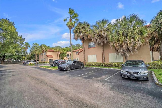 8606 SW 3rd Street 103, Pembroke Pines, FL 33025