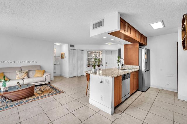 8606 SW 3rd Street 103, Pembroke Pines, FL 33025