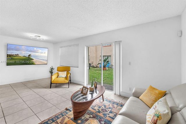 8606 SW 3rd Street 103, Pembroke Pines, FL 33025