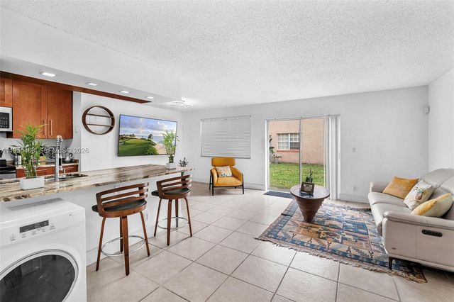 8606 SW 3rd Street 103, Pembroke Pines, FL 33025