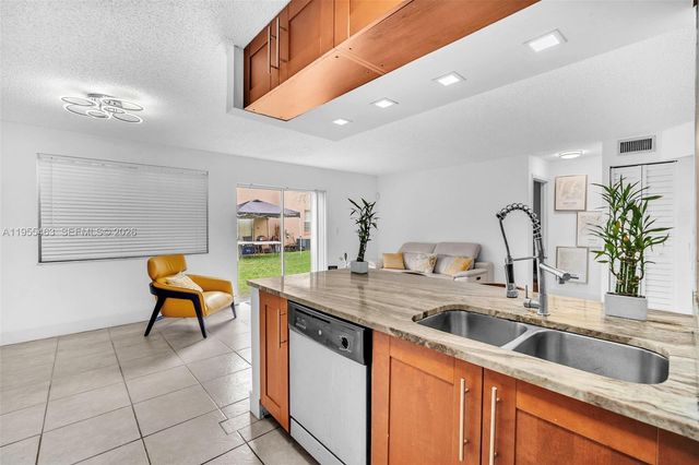8606 SW 3rd Street 103, Pembroke Pines, FL 33025