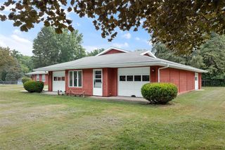 128 Schirmer Parkway, Buchanan, MI 49107