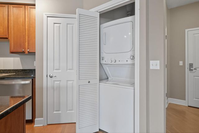 500 E Grant Street 709, Minneapolis, MN 55404