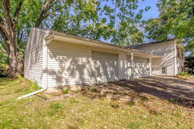 2008 Yellowstone Trail, Brooklyn Park, MN 55444