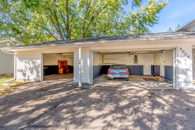 2008 Yellowstone Trail, Brooklyn Park, MN 55444