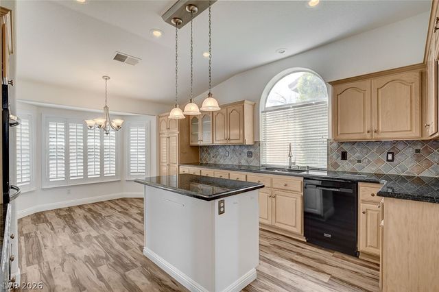 7901 Waterfalls Avenue, Las Vegas, NV 89128