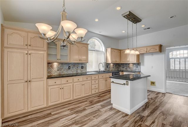 7901 Waterfalls Avenue, Las Vegas, NV 89128