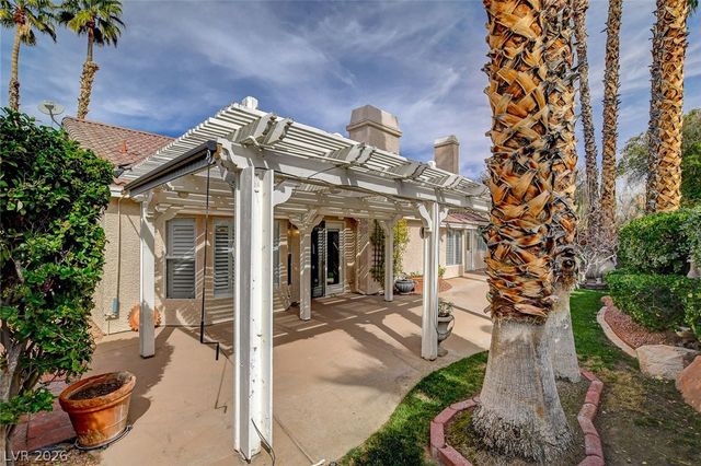 7901 Waterfalls Avenue, Las Vegas, NV 89128