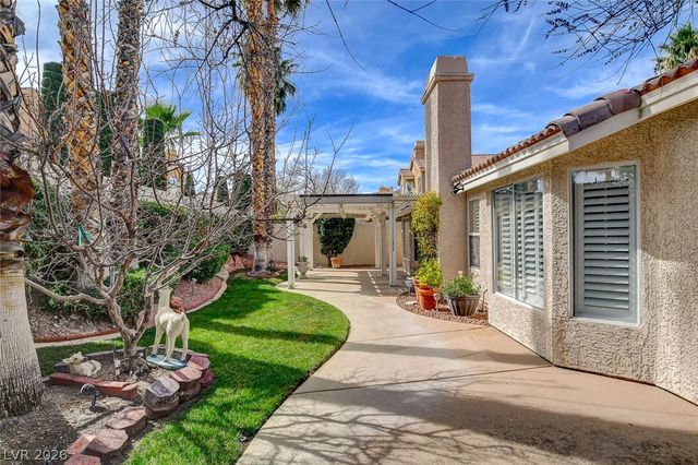 7901 Waterfalls Avenue, Las Vegas, NV 89128