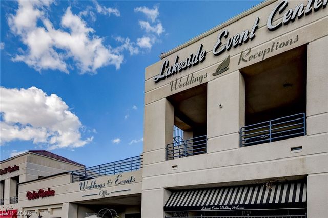 7901 Waterfalls Avenue, Las Vegas, NV 89128