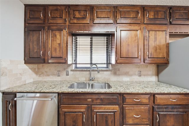5811 E 61st Place, Tulsa, OK 74136