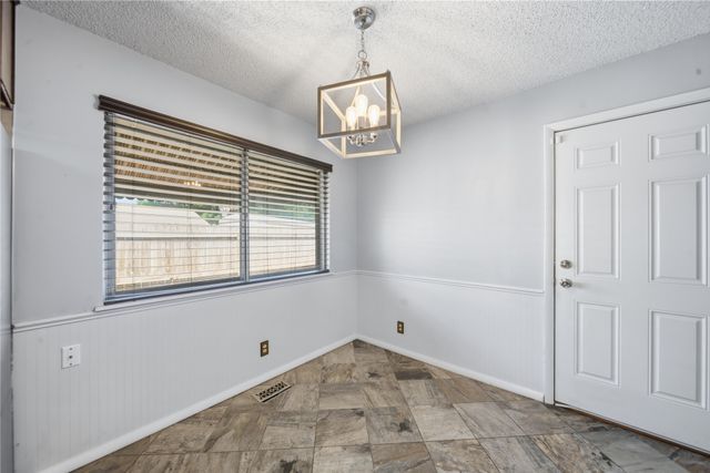 5811 E 61st Place, Tulsa, OK 74136