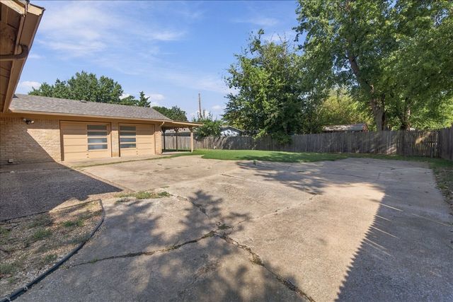 5811 E 61st Place, Tulsa, OK 74136