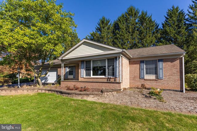 212 SENECA CIR, State College, PA 16801