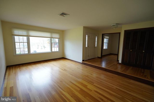 212 SENECA CIR, State College, PA 16801