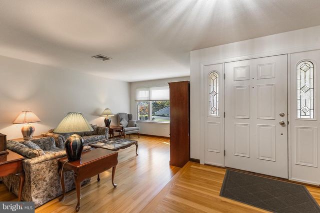 212 SENECA CIR, State College, PA 16801