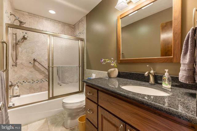 212 SENECA CIR, State College, PA 16801