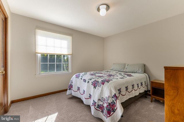 212 SENECA CIR, State College, PA 16801