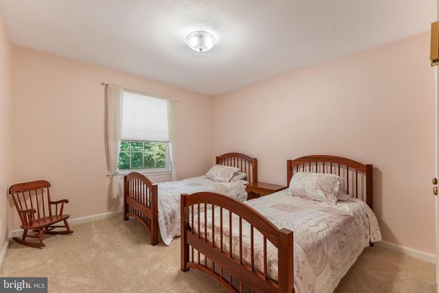 212 SENECA CIR, State College, PA 16801