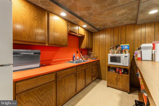 212 SENECA CIR, State College, PA 16801