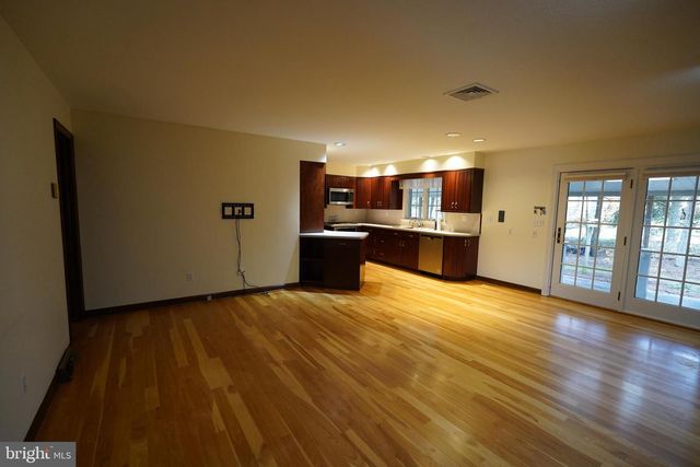 212 SENECA CIR, State College, PA 16801