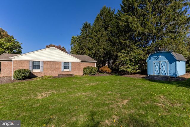 212 SENECA CIR, State College, PA 16801