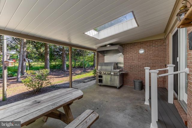 212 SENECA CIR, State College, PA 16801