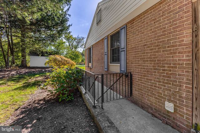 212 SENECA CIR, State College, PA 16801