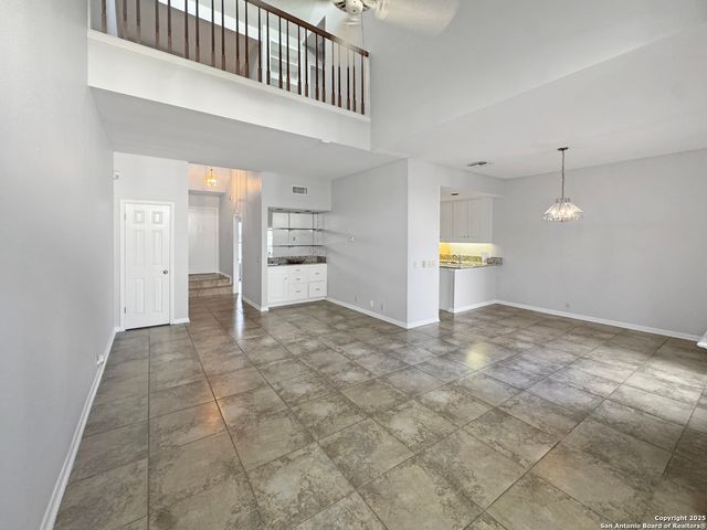 210 Circle St Apt 5, Alamo Heights, TX 78209