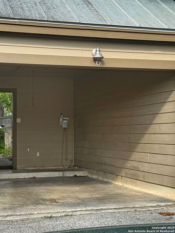 210 Circle St Apt 5, Alamo Heights, TX 78209