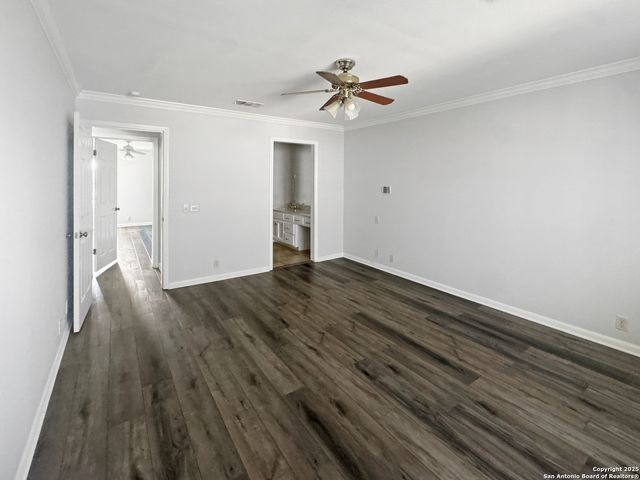 210 Circle St Apt 5, Alamo Heights, TX 78209