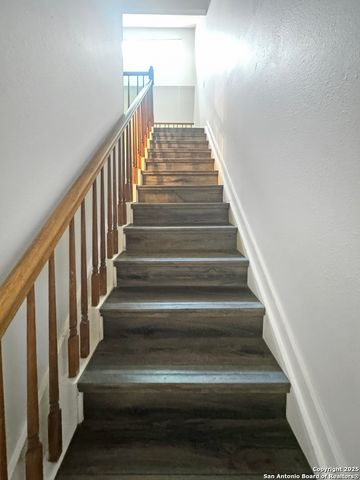 210 Circle St Apt 5, Alamo Heights, TX 78209