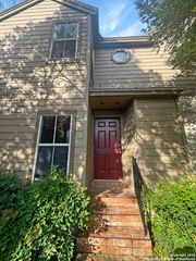 210 Circle St Apt 5, Alamo Heights, TX 78209