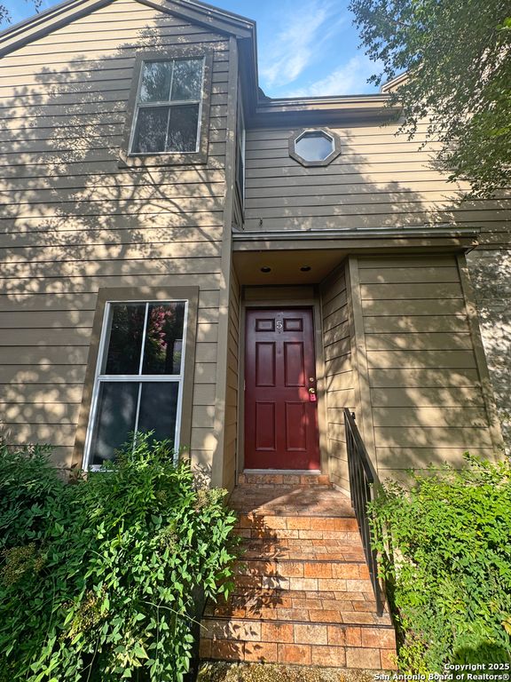 210 Circle St Apt 5, Alamo Heights, TX 78209