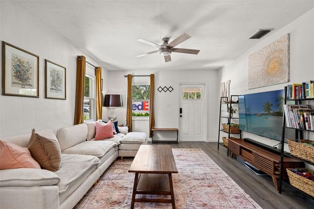 315 W LAMBRIGHT STREET, Tampa, FL 33604