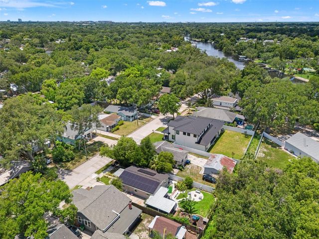 315 W LAMBRIGHT STREET, Tampa, FL 33604