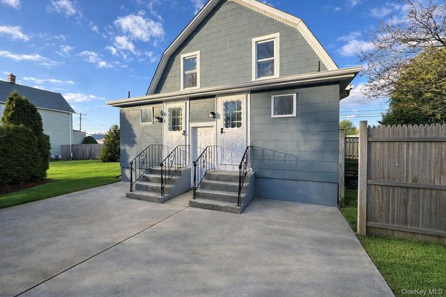 64-66 Hawley Avenue 66, West Islip, NY 11795