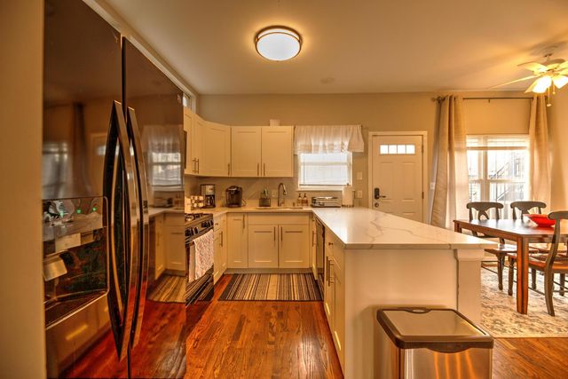 2718 W Washington Boulevard, Chicago, IL 60612
