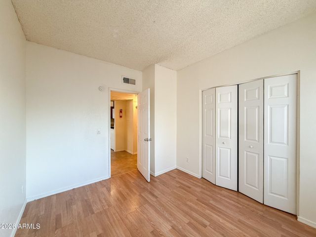 2833 E KATHLEEN Road Apt 203, Phoenix, AZ 85032