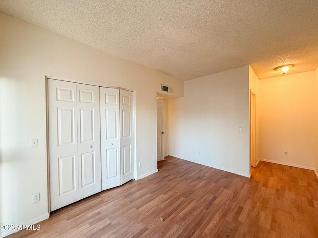2833 E KATHLEEN Road Apt 203, Phoenix, AZ 85032
