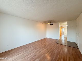 2833 E KATHLEEN Road Apt 203, Phoenix, AZ 85032