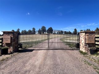 854 N Russellville Road, Franktown, CO 80116