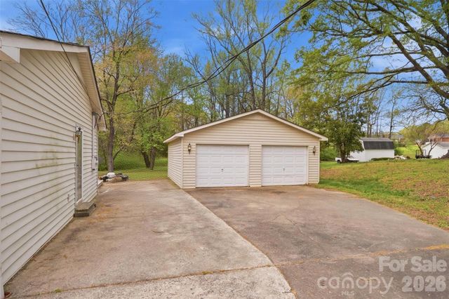 7323 Dallas Cherryville Highway, Cherryville, NC 28021